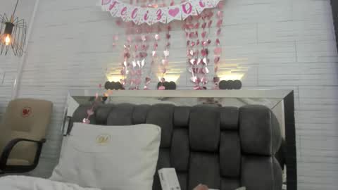 Snapshot of zenda_evans chatting on February 7, 10:30 am Zenda Evans online show from February 7, 10:30 am