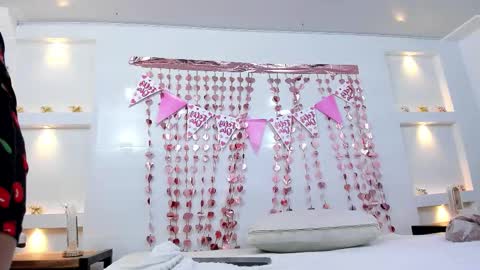 Snapshot of zenda_evans chatting on February 9, 3:43 am Zenda Evans online show from February 9, 3:43 am