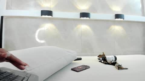 Snapshot of zenda_evans chatting on February 20, 6:26 am Zenda Evans online show from February 20, 6:26 am