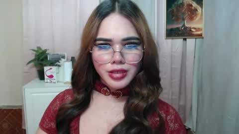 Snapshot of zendaya_amore chatting on December 9, 1:51 am Zendaya online show from December 9, 1:51 am