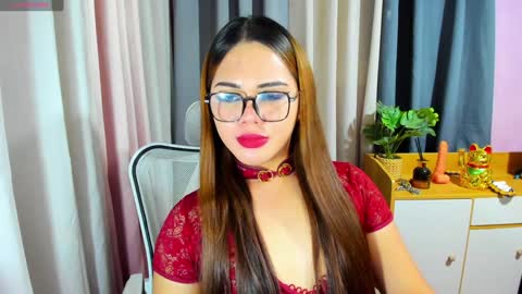 Snapshot of zendaya_amore chatting on January 3, 12:41 pm Zendaya online show from January 3, 12:41 pm