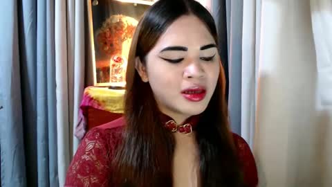 Snapshot of zendaya_amore chatting on February 9, 9:17 pm Zendaya online show from February 9, 9:17 pm