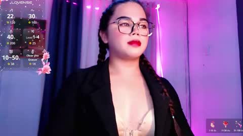 Snapshot of zendaya_amore chatting on December 3, 5:44 pm Zendaya online show from December 3, 5:44 pm