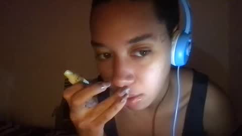 Snapshot of zenxbiaa chatting on November 15, 4:32 am zenxbiaa online show from November 15, 4:32 am