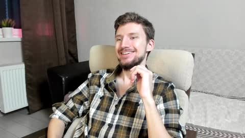 Snapshot of zepanl chatting on December 6, 7:43 am Andrew online show from December 6, 7:43 am