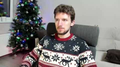 Snapshot of zepanl chatting on December 25, 4:44 am Andrew online show from December 25, 4:44 am