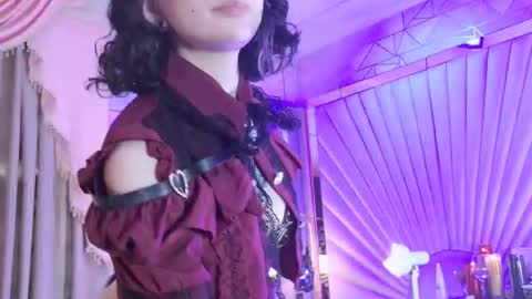    online show from February 5, 3:38 pm