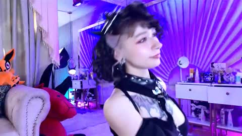    online show from February 23, 4:15 pm