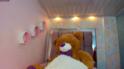 Snapshot of zephyra_angels1 chatting on January 18, 7:28 am ZEPHYRA ANGELS online show from January 18, 7:28 am