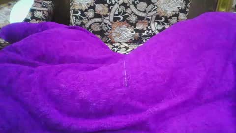 Snapshot of zes6363 chatting on December 2, 3:29 pm zes6363 online show from December 2, 3:29 pm