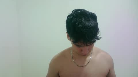 zeus_183 online show from February 19, 5:58 am