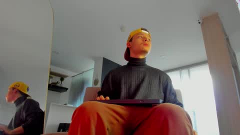 zeus online show from October 4, 7:56 pm