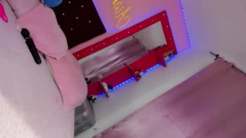 Snapshot of zeuss_x chatting on December 3, 10:30 pm Aisha Alejandra Rosse Deus online show from December 3, 10:30 pm