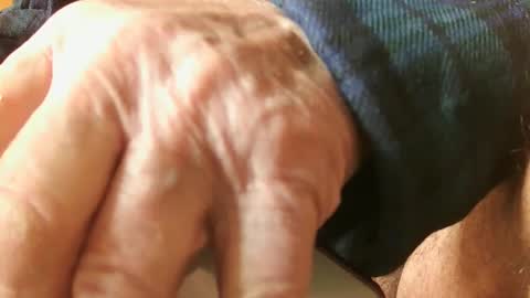 Snapshot of zevioo77 chatting on December 22, 11:44 am zevioo77 online show from December 22, 11:44 am