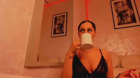 zeynepx online show from April 14, 3:01 am