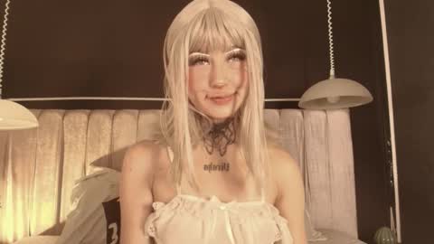 Snapshot of zhally_dee chatting on December 2, 7:31 pm zhally_dee online show from December 2, 7:31 pm