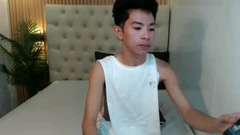 zian_smithx online show from January 8, 5:54 am