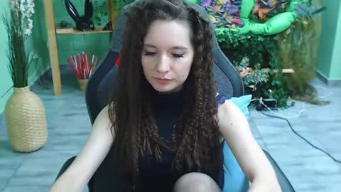 zianichols online show from February 27, 11:52 am