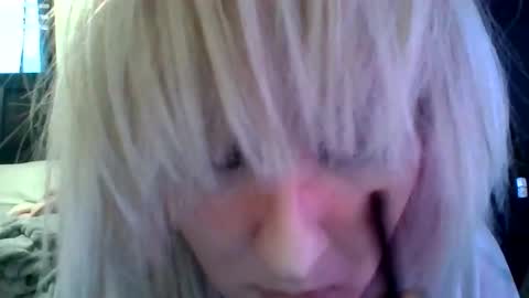 Snapshot of zielloos chatting on December 29, 7:53 pm Zielloos online show from December 29, 7:53 pm