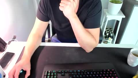 Snapshot of ziemlichflutschig chatting on December 3, 12:27 pm ziemlichflutschig online show from December 3, 12:27 pm