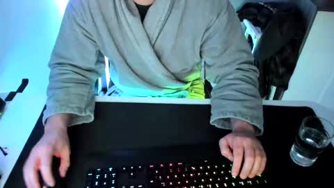 Snapshot of ziemlichflutschig chatting on December 12, 9:37 pm ziemlichflutschig online show from December 12, 9:37 pm