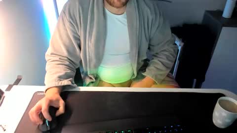 Snapshot of ziemlichflutschig chatting on December 14, 6:24 am ziemlichflutschig online show from December 14, 6:24 am