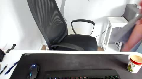 Snapshot of ziemlichflutschig chatting on December 25, 9:45 am ziemlichflutschig online show from December 25, 9:45 am