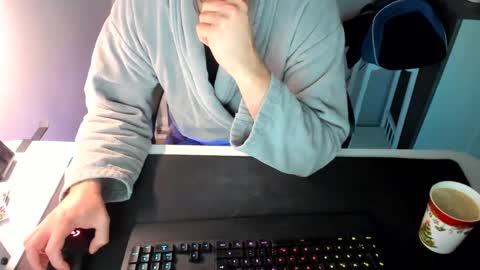 Snapshot of ziemlichflutschig chatting on January 5, 2:06 am ziemlichflutschig online show from January 5, 2:06 am