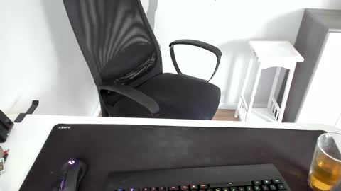 Snapshot of ziemlichflutschig chatting on January 6, 11:18 am ziemlichflutschig online show from January 6, 11:18 am