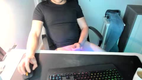 Snapshot of ziemlichflutschig chatting on January 8, 6:31 am ziemlichflutschig online show from January 8, 6:31 am