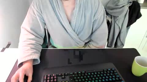 Snapshot of ziemlichflutschig chatting on February 3, 8:24 am ziemlichflutschig online show from February 3, 8:24 am