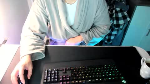 Snapshot of ziemlichflutschig chatting on February 17, 2:53 am ziemlichflutschig online show from February 17, 2:53 am