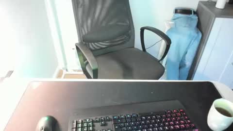 Snapshot of ziemlichflutschig chatting on February 28, 5:04 am ziemlichflutschig online show from February 28, 5:04 am