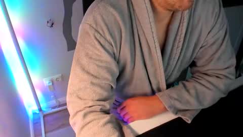 Snapshot of ziemlichflutschig chatting on October 6, 4:43 am ziemlichflutschig online show from October 6, 4:43 am