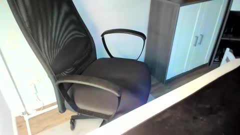 Snapshot of ziemlichflutschig chatting on October 19, 5:08 am ziemlichflutschig online show from October 19, 5:08 am