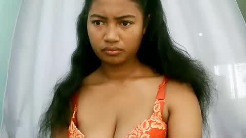 elly online show from March 15, 4:29 am