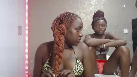 Zinadine online show from February 28, 6:09 pm