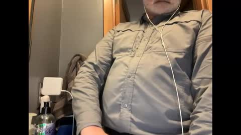 Snapshot of zinger283069 chatting on February 5, 8:25 pm zinger283069 online show from February 5, 8:25 pm