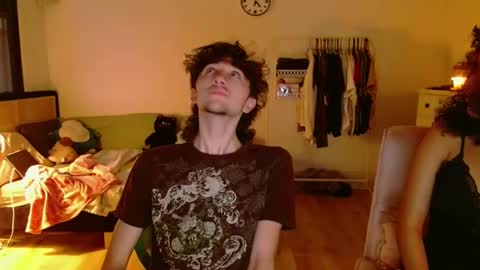 Snapshot of zipdown_ chatting on March 3, 11:24 pm zipdown online show from March 3, 11:24 pm