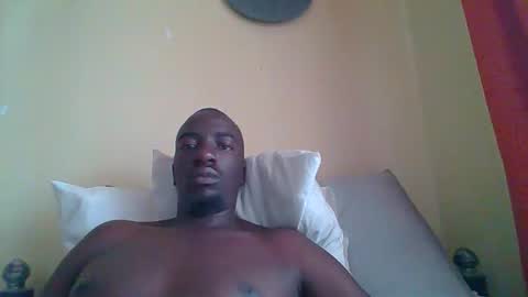 Zlatann2012 online show from October 14, 6:47 am