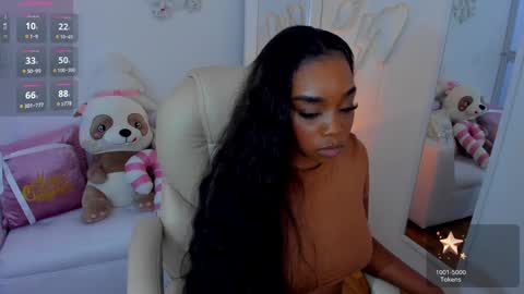 Snapshot of zobe_love chatting on December 19, 10:53 pm Zobe Love online show from December 19, 10:53 pm