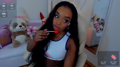 Snapshot of zobe_love chatting on December 23, 5:43 pm Zobe Love online show from December 23, 5:43 pm