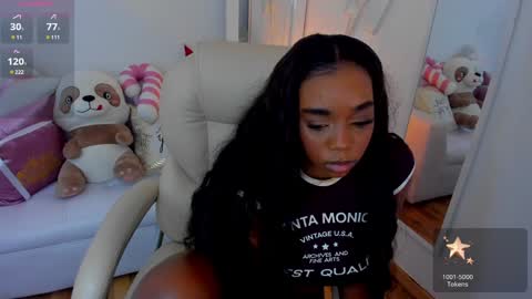 Snapshot of zobe_love chatting on January 4, 2:25 am Zobe Love online show from January 4, 2:25 am