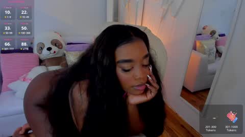 Snapshot of zobe_love chatting on January 11, 2:20 am Zobe Love online show from January 11, 2:20 am