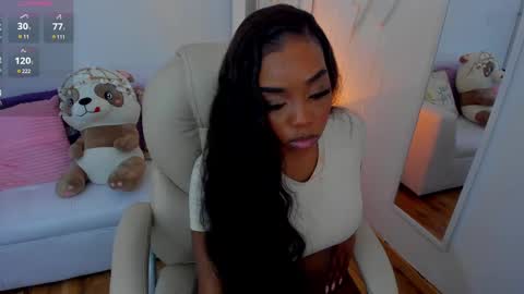 Snapshot of zobe_love chatting on February 12, 4:11 pm Zobe Love online show from February 12, 4:11 pm