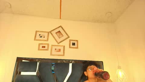 Snapshot of zoe_and_dylan_ chatting on December 1, 12:32 pm Zoe and dylan online show from December 1, 12:32 pm