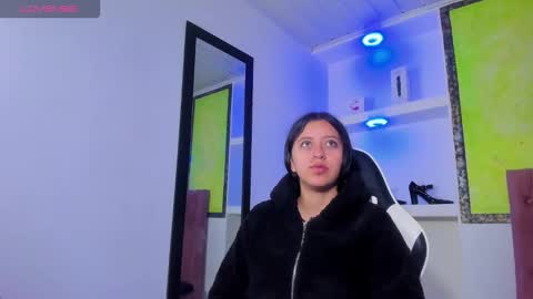 Snapshot of zoe_connor19 chatting on November 8, 7:12 pm Z O E online show from November 8, 7:12 pm