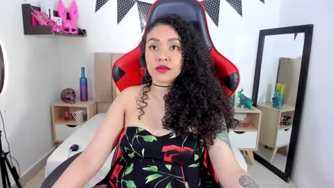 Zoe Gruber online show from December 22, 11:09 pm