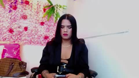 zoe_hecate online show from October 4, 2:15 pm