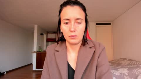 Snapshot of zoe_jeane_beker chatting on December 11, 9:45 pm ZOE online show from December 11, 9:45 pm